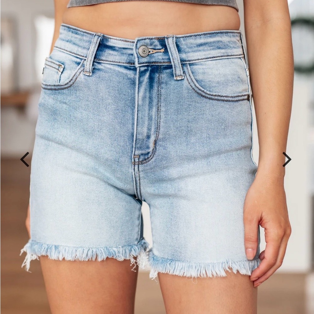 Judy Blue Light Wash High Rise Cutoff Dad Shorts Size M
